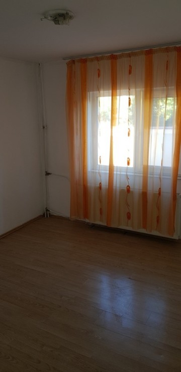 apartament-3-camere-zona-republicii-parter-cu-balcon-bloc-1980-12